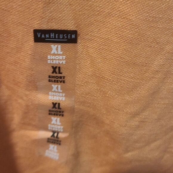 Men's XL Orange Short Sleeve Van Heusen Shirt - Picture 2 of 6